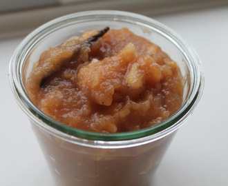 Krydet æblekompot med ingefær og vanilje
