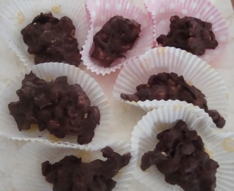 Chokoladetoppe med peanuts og marsmallows
