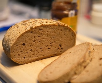 Groft, glutenfrit brød