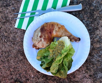 Grillet kyllinglår med lettgrillet salat og pasjonsfruktdressing