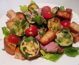 Salat med Andebryst, Croutoner og Grillet Squash