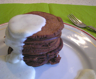Chokoladepandekager med vanillecreme