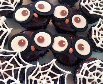 Ancka bakar kakor: Helpot Halloween cupcaket