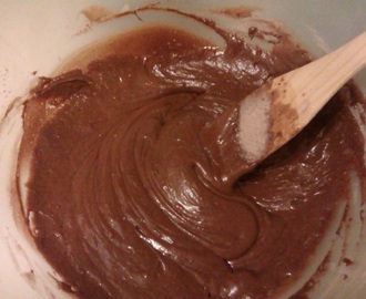 Miss Mo leipoo: Suklaa-suolapähkinäkakku