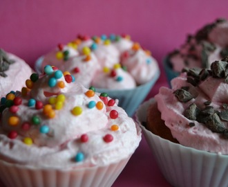 Strawberry cupcakes .. ♥