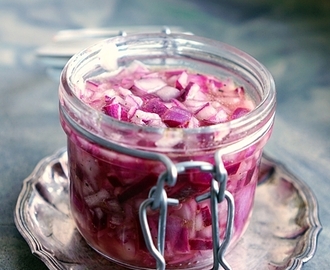 Mehevää marinoitua punasipulia | Juicy marinated red onions