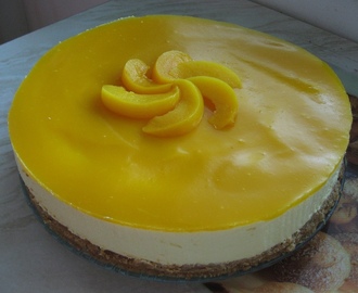 Vaniljainen mango-juustokakku.