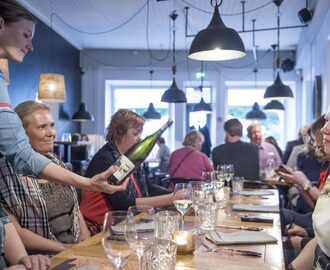 Mihin mennään, mitä syödään – Turku food tours tarjoaa yllätyksellisen ruokakierroksen