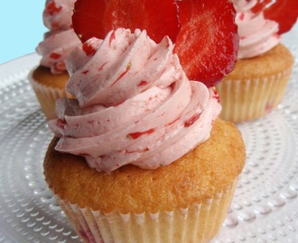 Mansikkacupcake / strawberry cupcakes