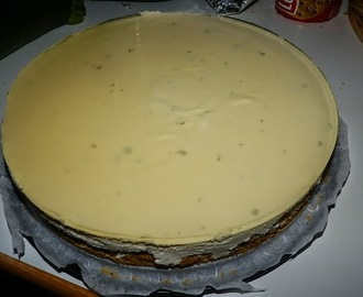 Sitruuna-basilika juustokakku