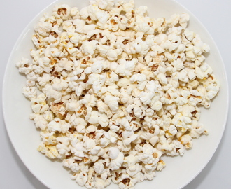 Tee-se-itse mikro popcorn (rasvaton, suolaton)