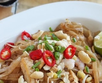 Pad Thai eli paistettu nuudeli