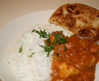 Intialainen currybroileri ja jogurttikastiketta