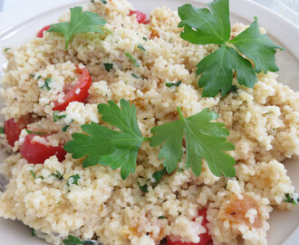 Couscous ja lohimedaljongit