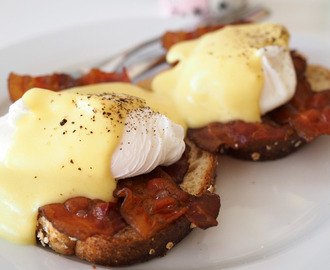 Eggs Benedict hemmottelee aamiaisella