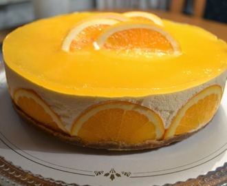 Gluteeniton appelsiini-tuorejuustokakku