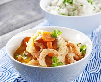 Currylla maustettu kala-katkarapupata