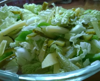 Vihreä juustosalaatti