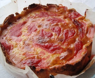 Raparperi ja vaniljakiisseli torttu / Rhubarb and custard ripple tart