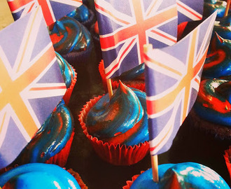 Mustikka-valkosuklaa muffinit British cupcake tyyliin