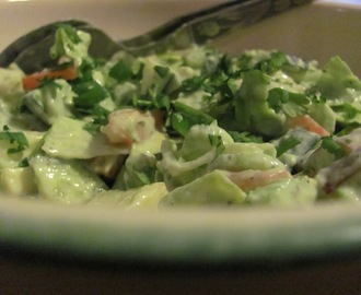 Avokadoinen salaatti