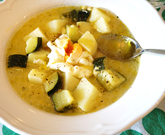 Squash-suppe med poteter og egg