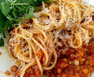 Spaghetti med vegetarbolognese – Maj-Britt Aagaard