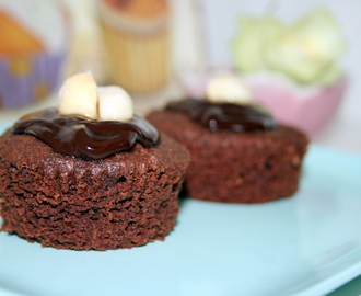 Sjokolade cupcakes toppet med deilig Ganache krem