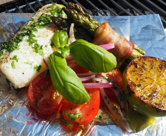 Grillet torskeloin med asparges og tomatsalat