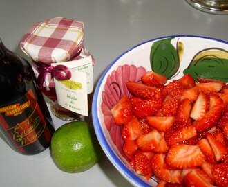 Marinerte jordbær med vaniljeyoghurt