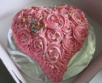 Rose swirl cakes