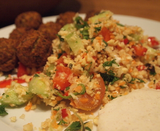 Raw tabbouleh-salat