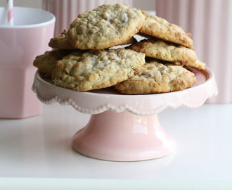 Oatmeal Caramel Cookies
