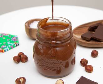 Nøttepålegg med sjokolade / Nutella