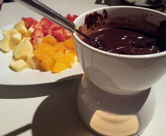 Frukt og sjokolade / Fruit and chocolate.