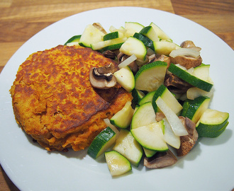 Kikertburger med ovnsbakte grønnsaker