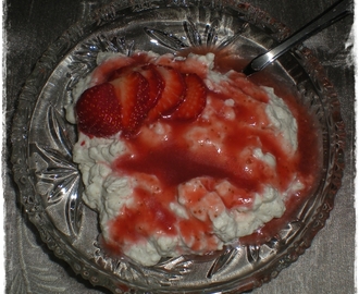 Cottagecheese'ris'krem med jordbærsaus ♥