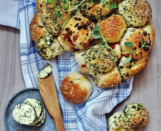 Italian Monkey Bread & Herby Butter