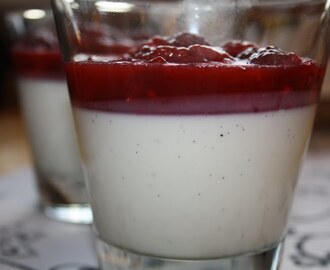 Panna cotta med vaniljekesam