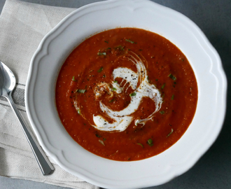 Spicy tomatsuppe