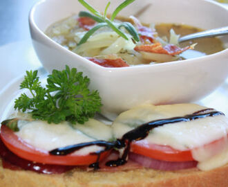 Fransk löksoppa med spekeskinke toast