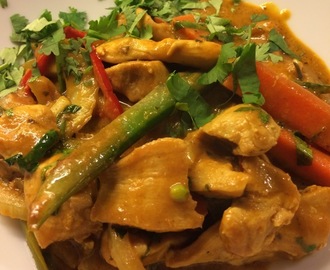 Thailandsk gul curry med Prik Naam Plah
