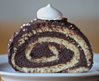 French Christmas Tradition: “Bûche au Chocolat”