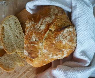 Simple no knead bread - so easy even your husband can make it!