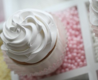 A passion 4 cupcakes , pluss en frosting tutorial