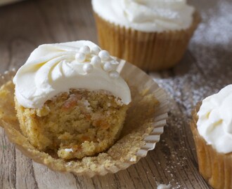 Gulrot cupcakes med deilig kremost frosting