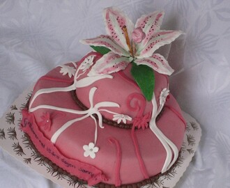 kake med eksotisk lilje!