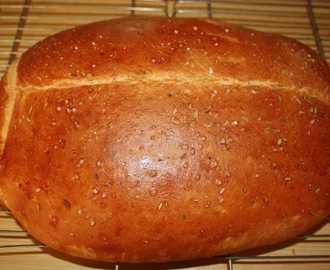 Lyst brød med fennikel