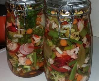 Pickles - nydelige syltede grønnsaksblanding.