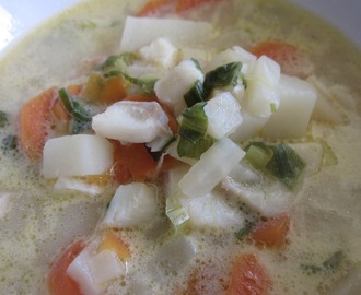 Suppe med torsk og grønnsaker